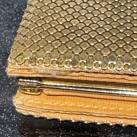 Vintage Gold Mesh Wallet - Picture 9 of 12